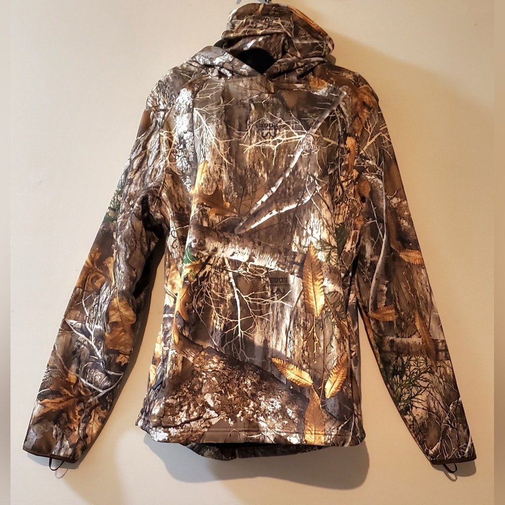 Realtree Men's Camo Hunting Hood Softshell Pullover Neck Gaitor Attached M 38-40